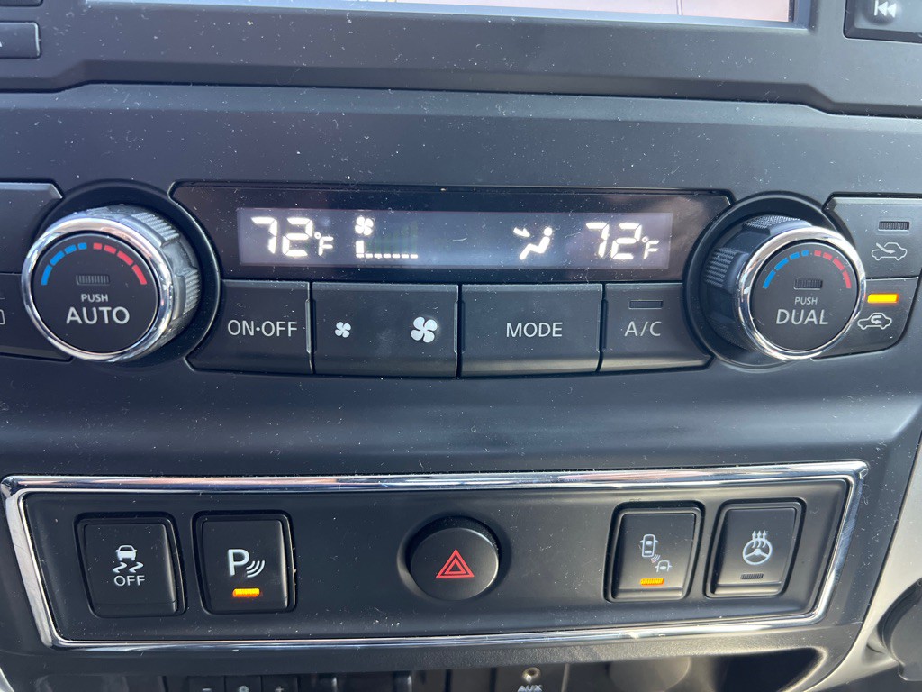 2017 Nissan Titan Image 22