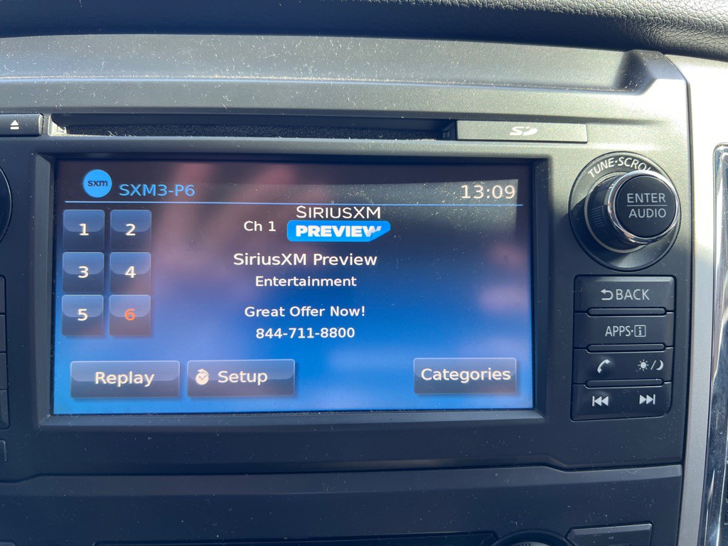 2017 Nissan Titan Image 26