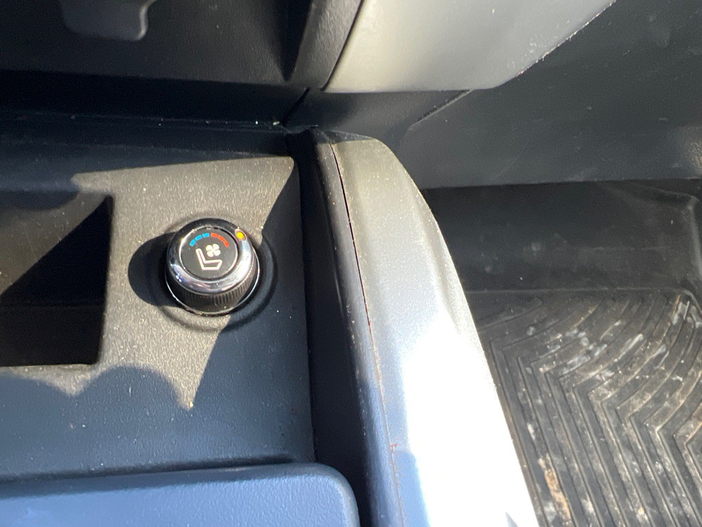 2017 Nissan Titan Image 27