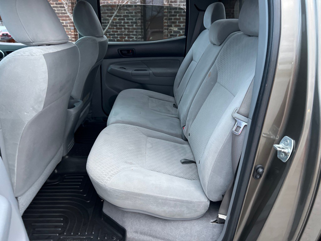 2011 Toyota Tacoma Image 8