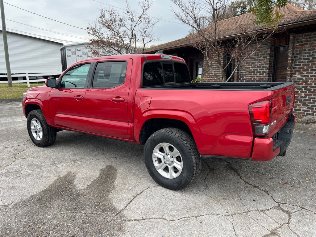 2019 Toyota Tacoma Image 2