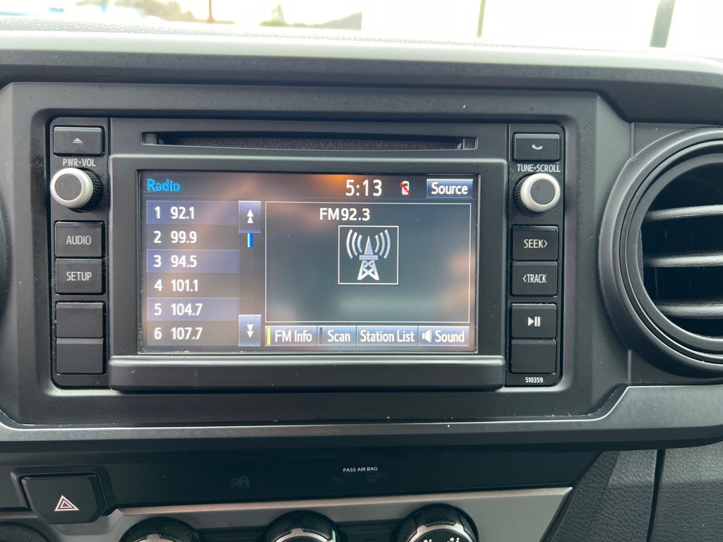 2019 Toyota Tacoma Image 16