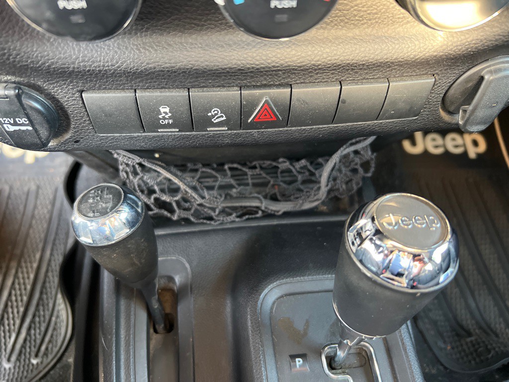 2014 Jeep Wrangler Image 15