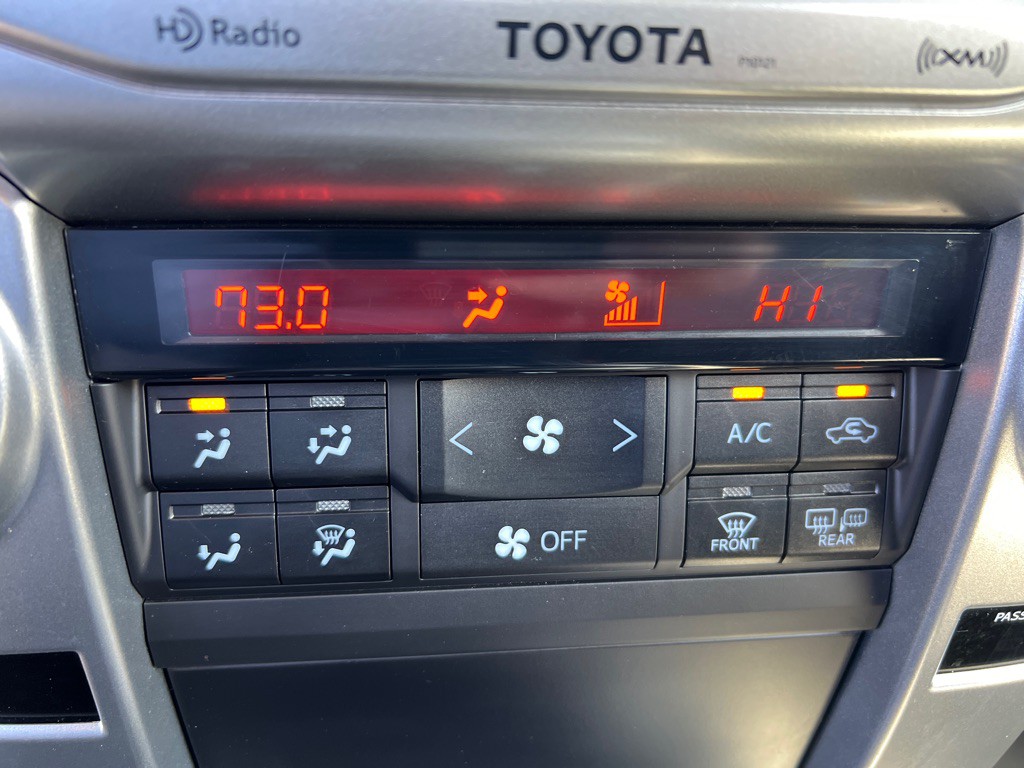 2013 Toyota 4Runner Image 19