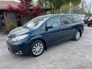 Image for 2012 Toyota Sienna XLE ID: 7325370