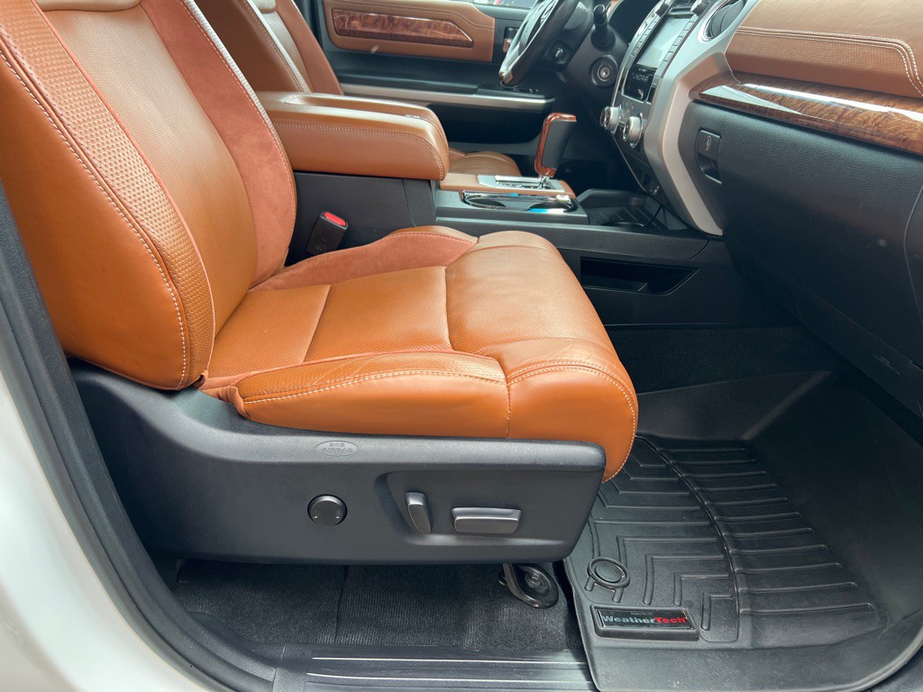 2016 Toyota Tundra Image 12