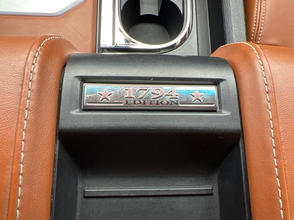 2016 Toyota Tundra Image 16