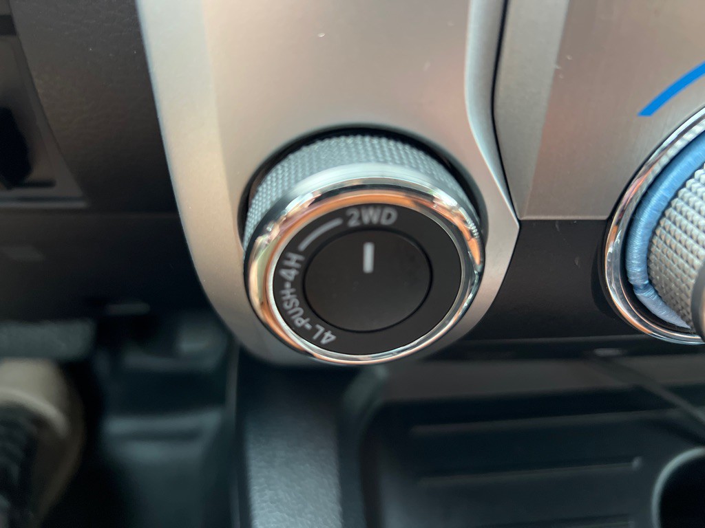 2016 Toyota Tundra Image 18