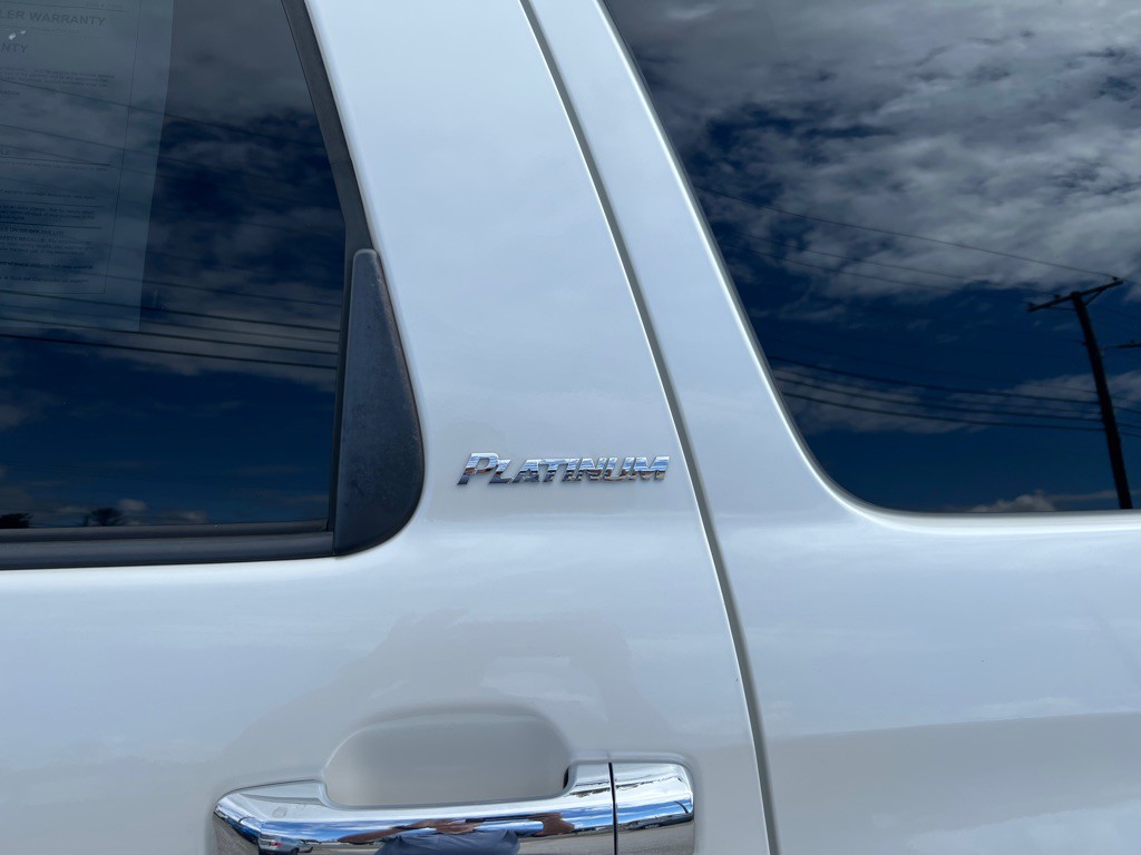2014 Toyota Sequoia Image 2