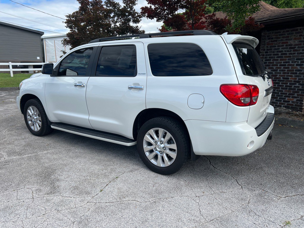 2014 Toyota Sequoia Image 3