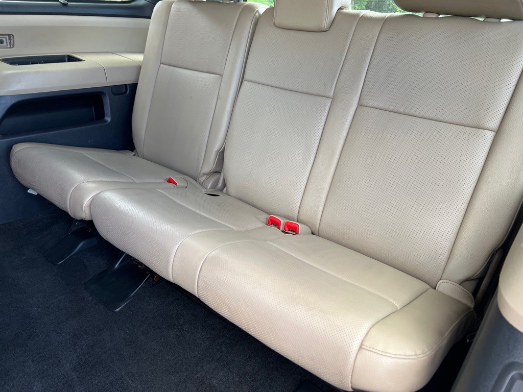2014 Toyota Sequoia Image 11