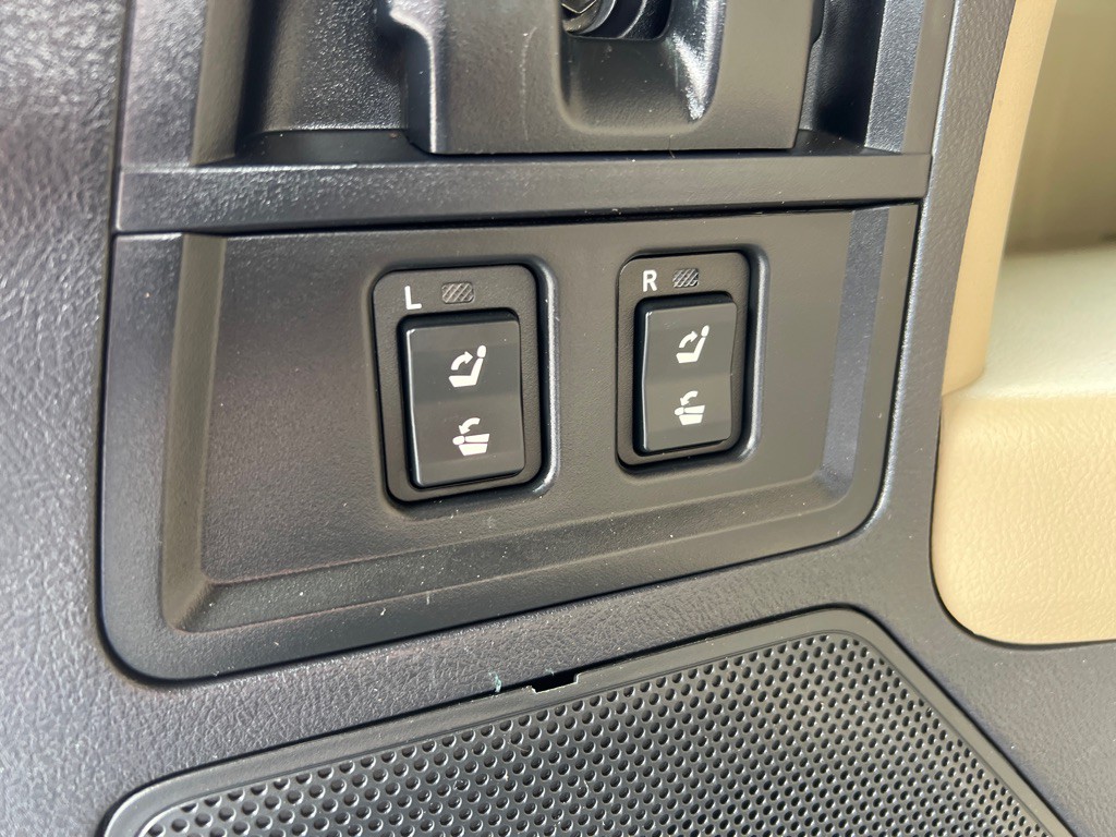 2014 Toyota Sequoia Image 14