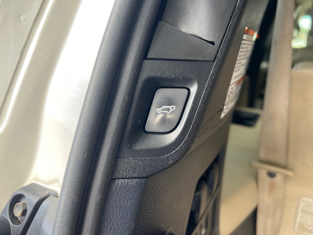 2014 Toyota Sequoia Image 15