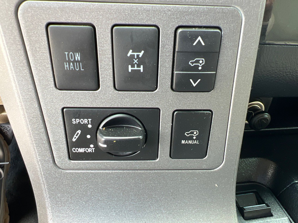 2014 Toyota Sequoia Image 26