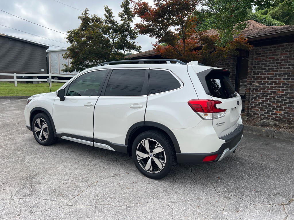 2020 Subaru Forester Image 2