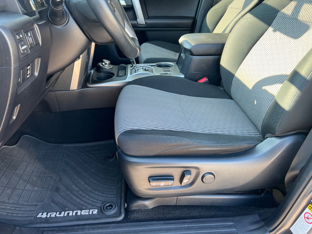 2016 Toyota 4Runner Image 6
