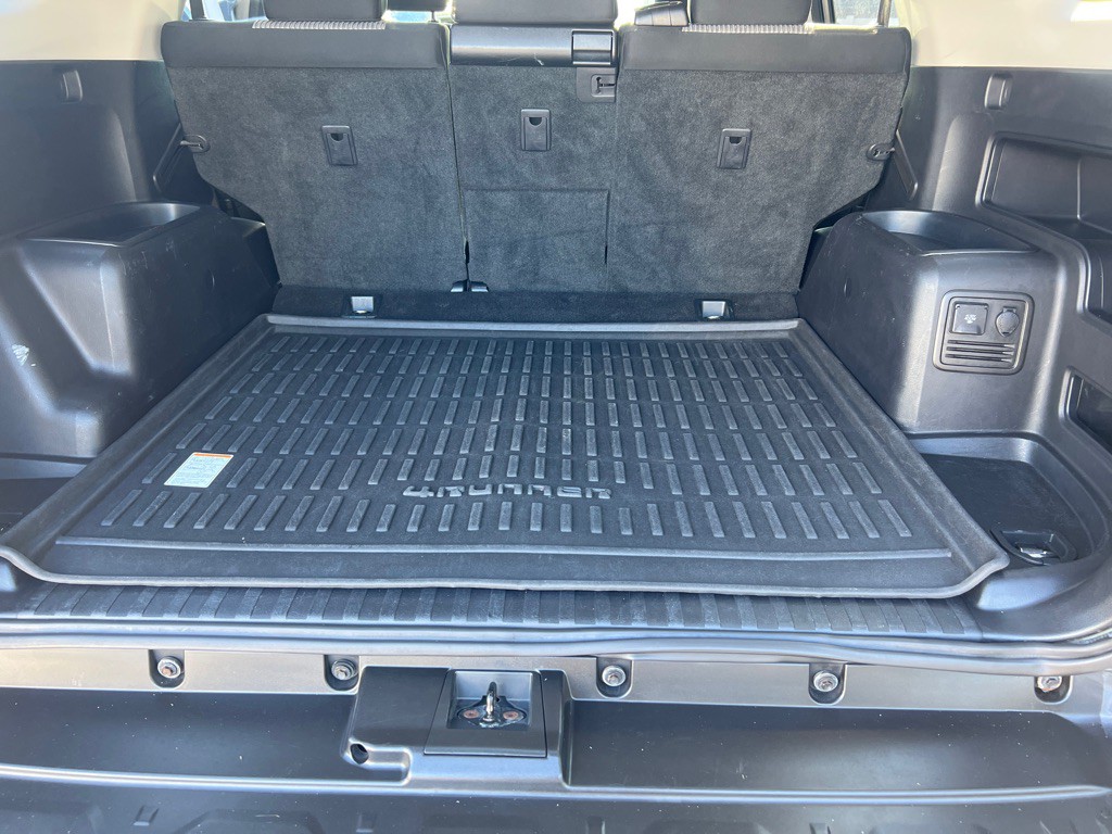 2016 Toyota 4Runner Image 9