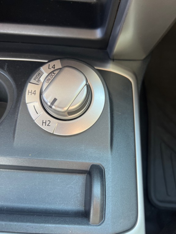 2016 Toyota 4Runner Image 18