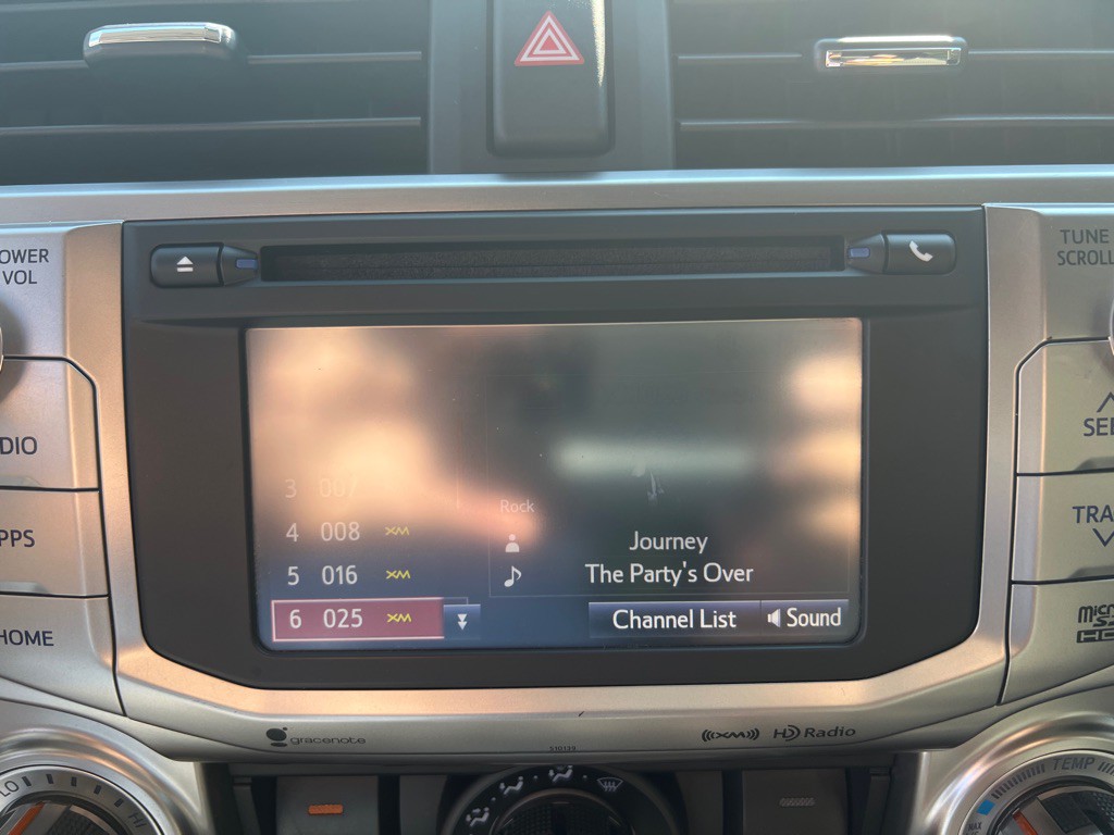 2016 Toyota 4Runner Image 22