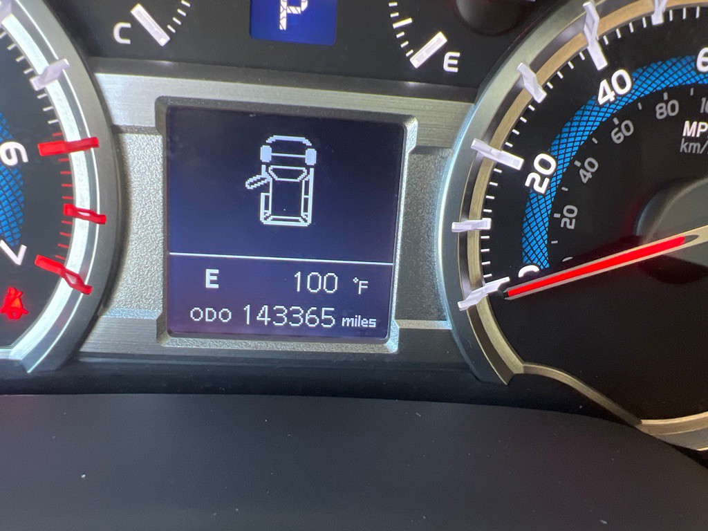 2016 Toyota 4Runner Image 28