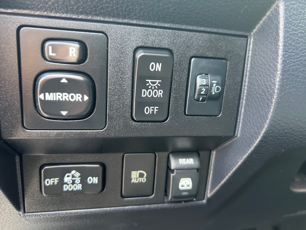 2018 Toyota Tundra Image 14
