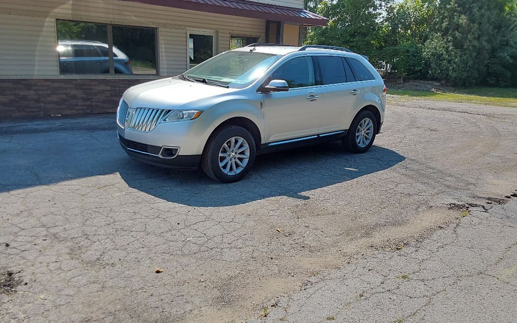 2013 Lincoln MKX Image 2