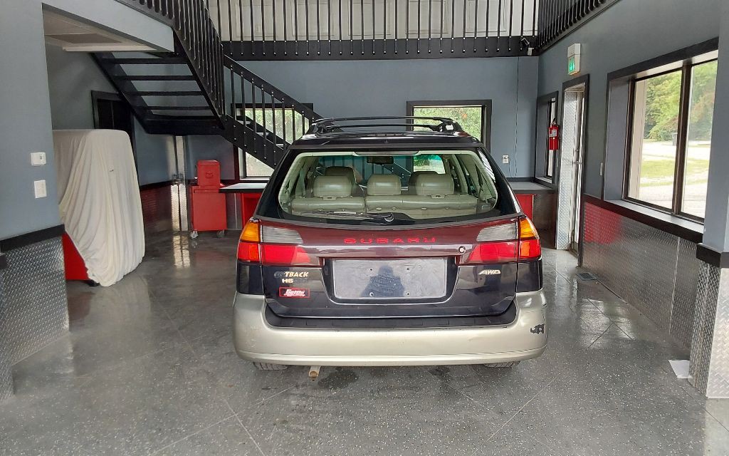 2001 Subaru Legacy Image 10