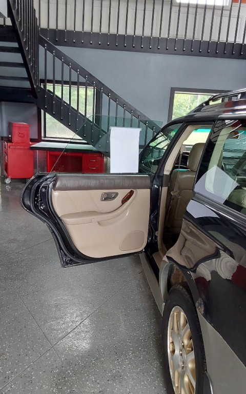 2001 Subaru Legacy Image 18