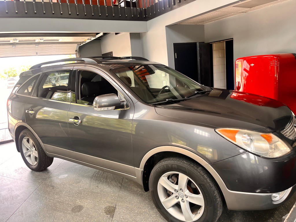 2010 Hyundai Veracruz Image 2