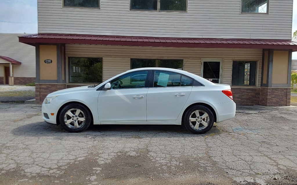 2012 Chevrolet Cruze Image 1