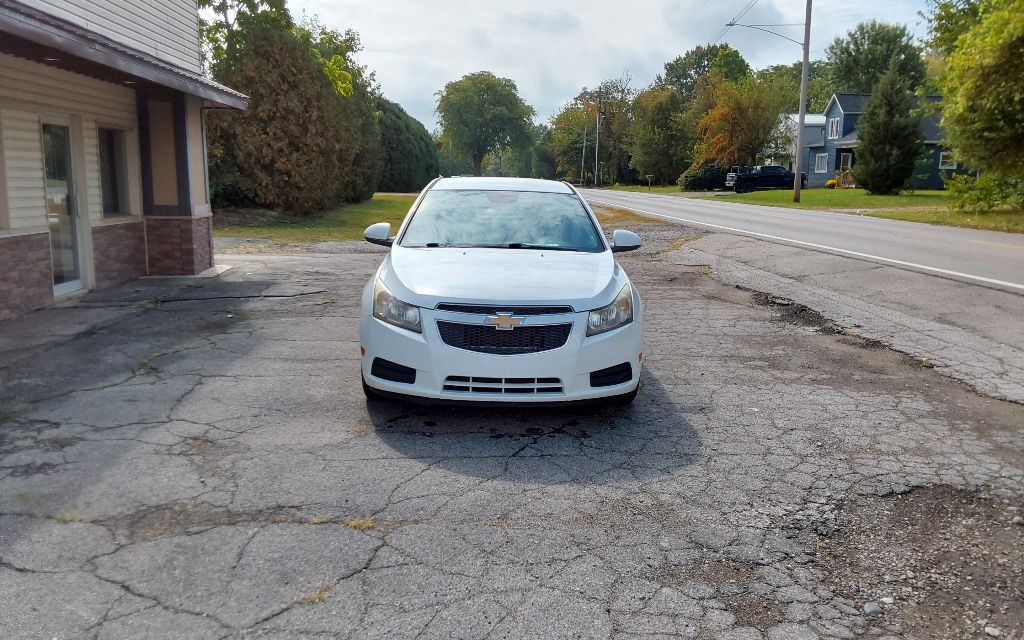 2012 Chevrolet Cruze Image 2