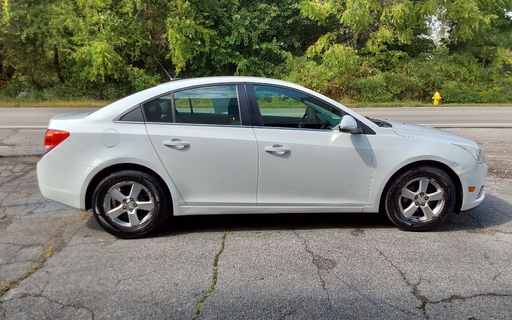 2012 Chevrolet Cruze Image 3