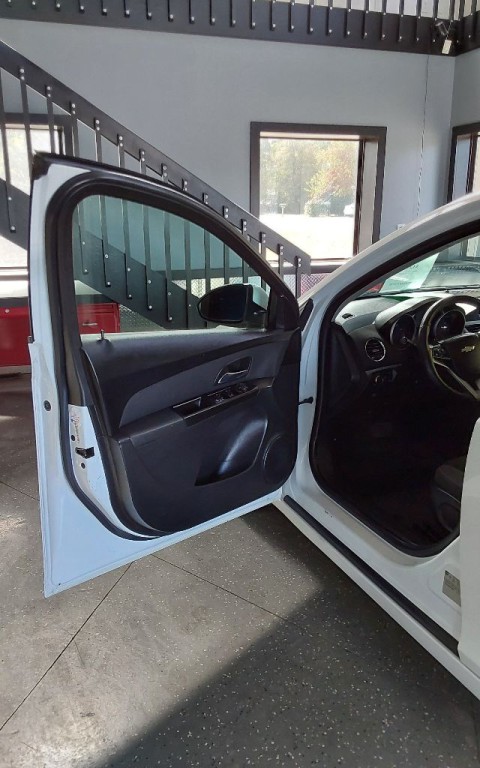 2012 Chevrolet Cruze Image 13