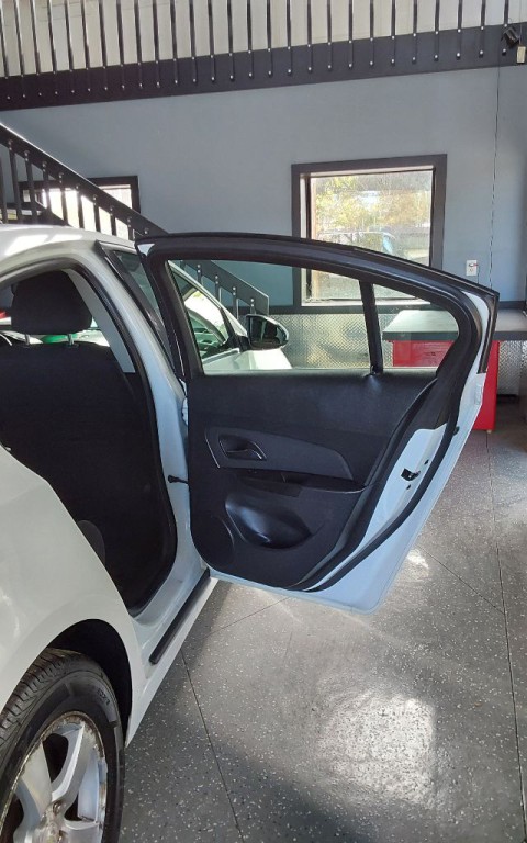 2012 Chevrolet Cruze Image 17