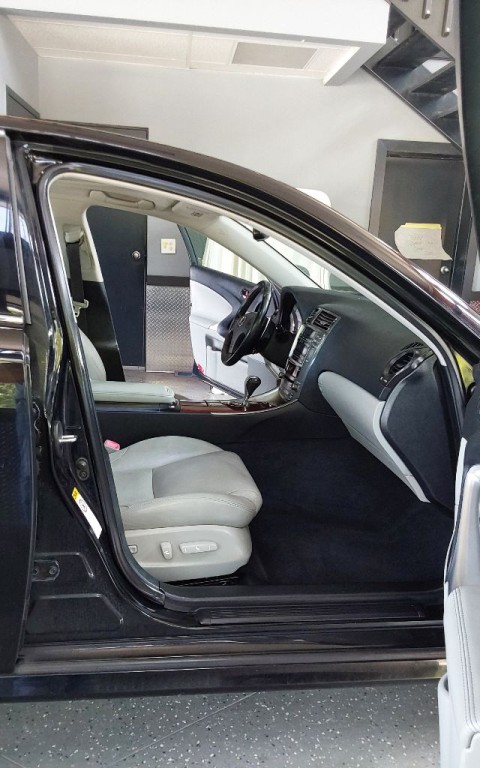 2006 Lexus IS Image 13