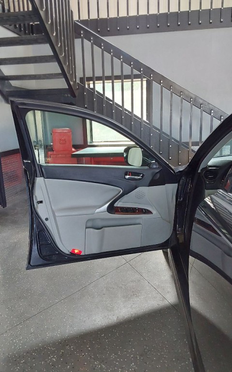 2006 Lexus IS Image 14