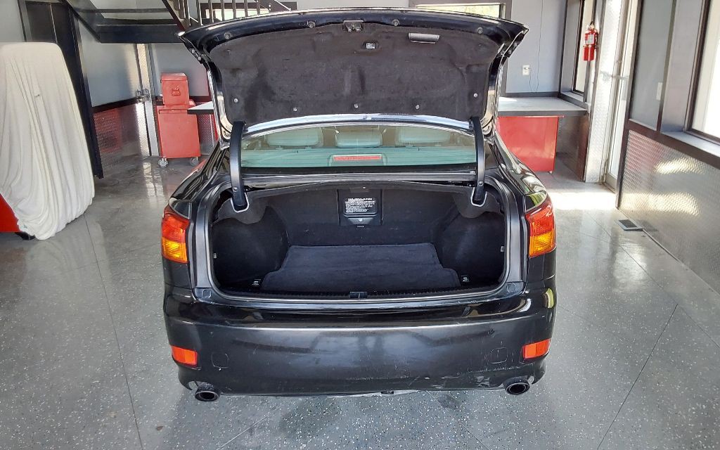 2006 Lexus IS Image 20