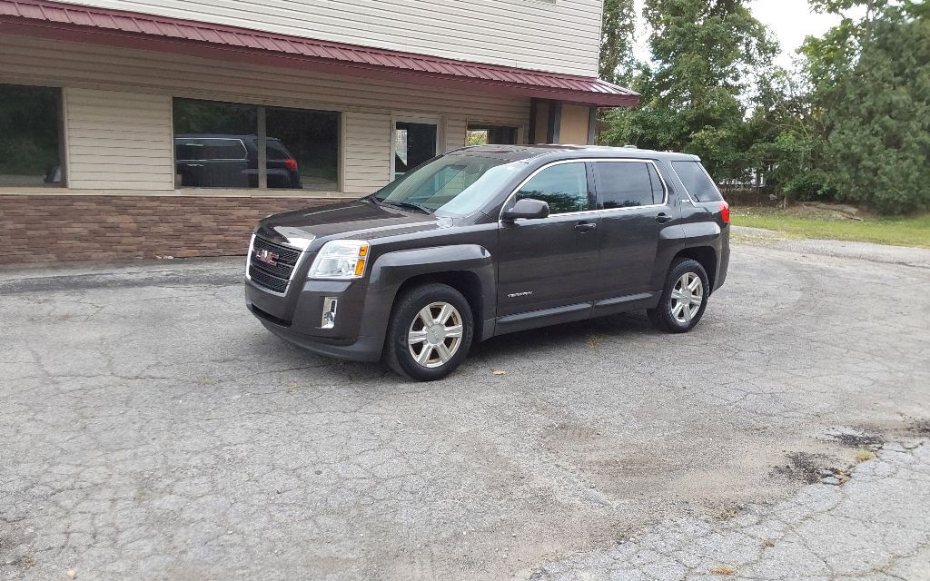 2015 GMC Terrain Image 2