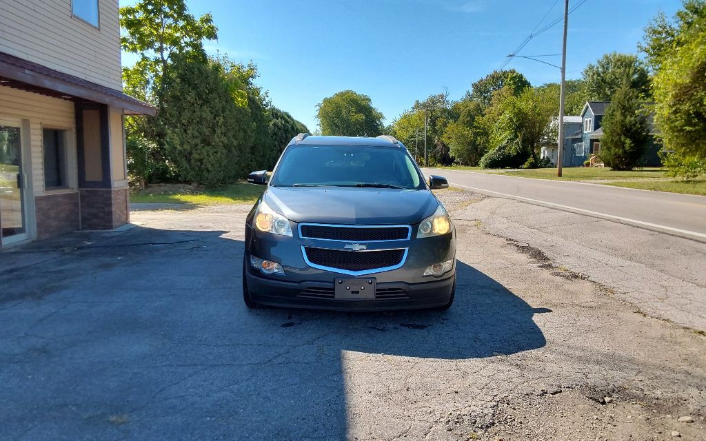 2010 Chevrolet Traverse Image 3