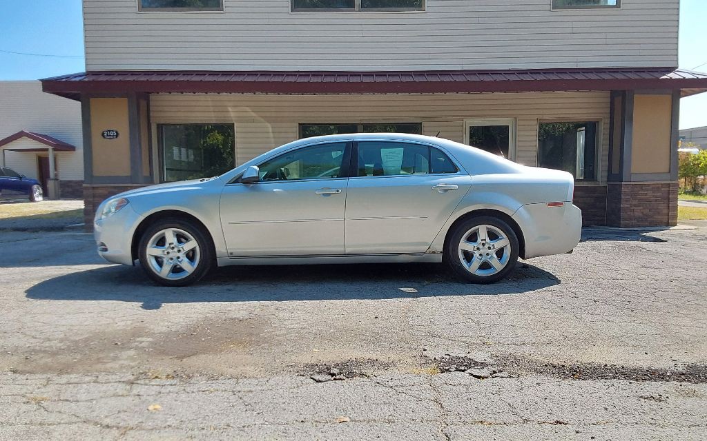 2009 Chevrolet Malibu Image 1