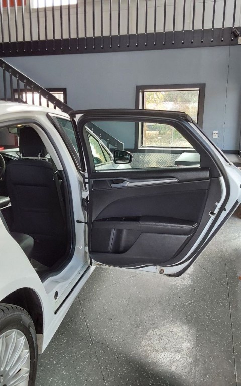 2014 Ford Fusion Image 16