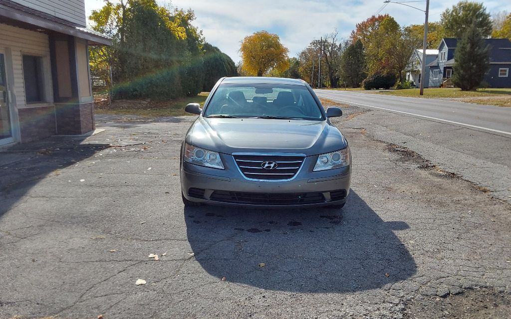 2010 Hyundai Sonata Image 3