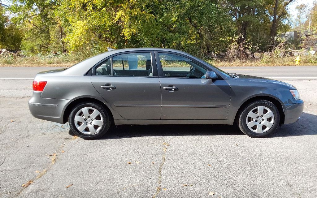 2010 Hyundai Sonata Image 4