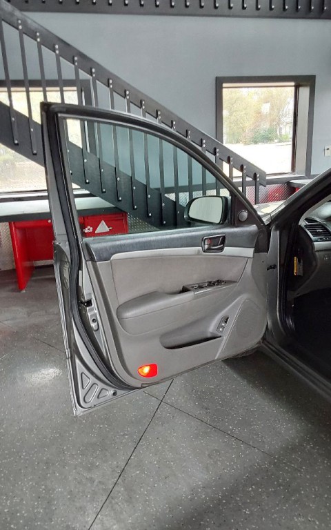 2010 Hyundai Sonata Image 13