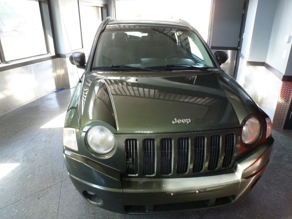 2007 Jeep Compass Image 2