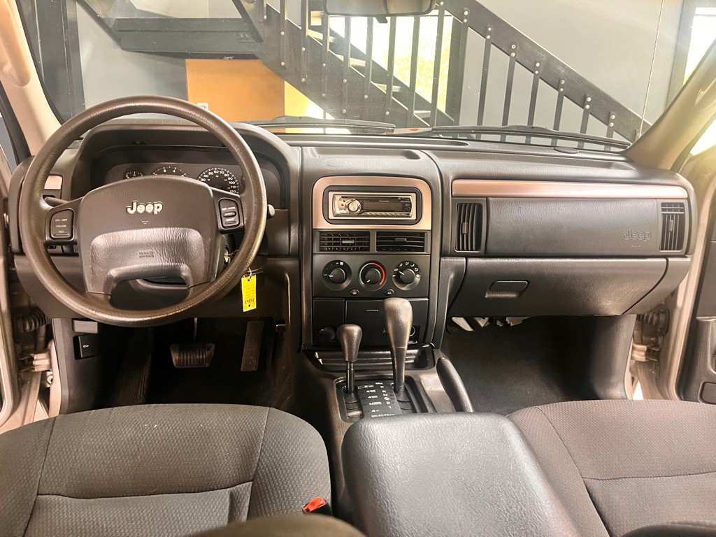 2002 Jeep Grand Cherokee Image 18