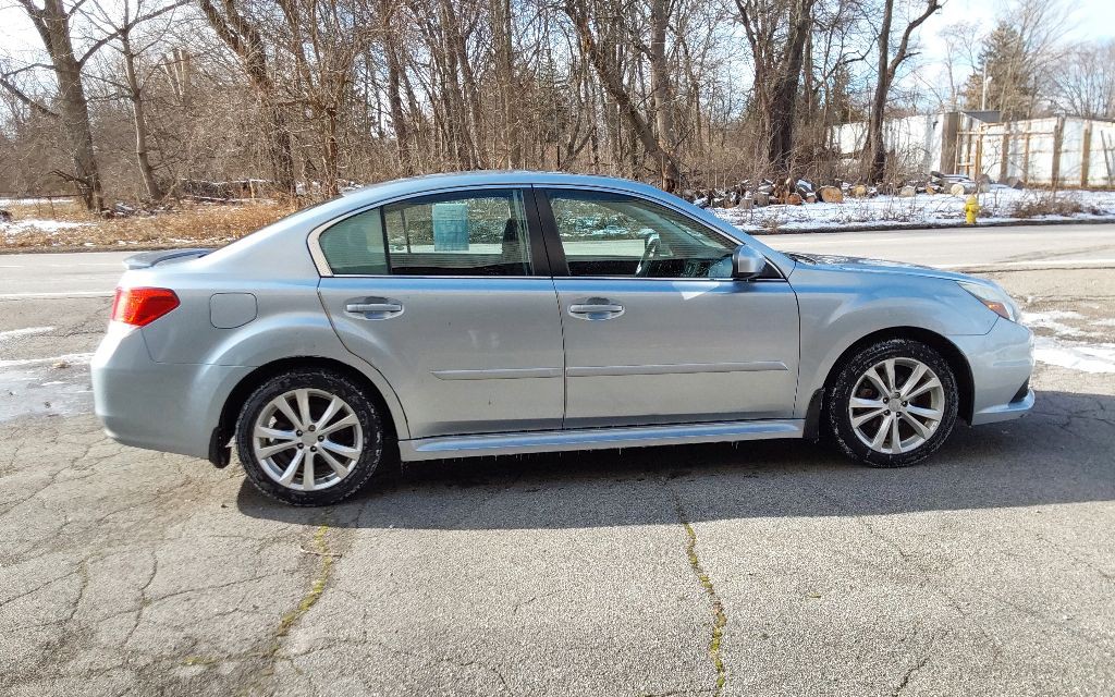 2013 Subaru Legacy Image 4