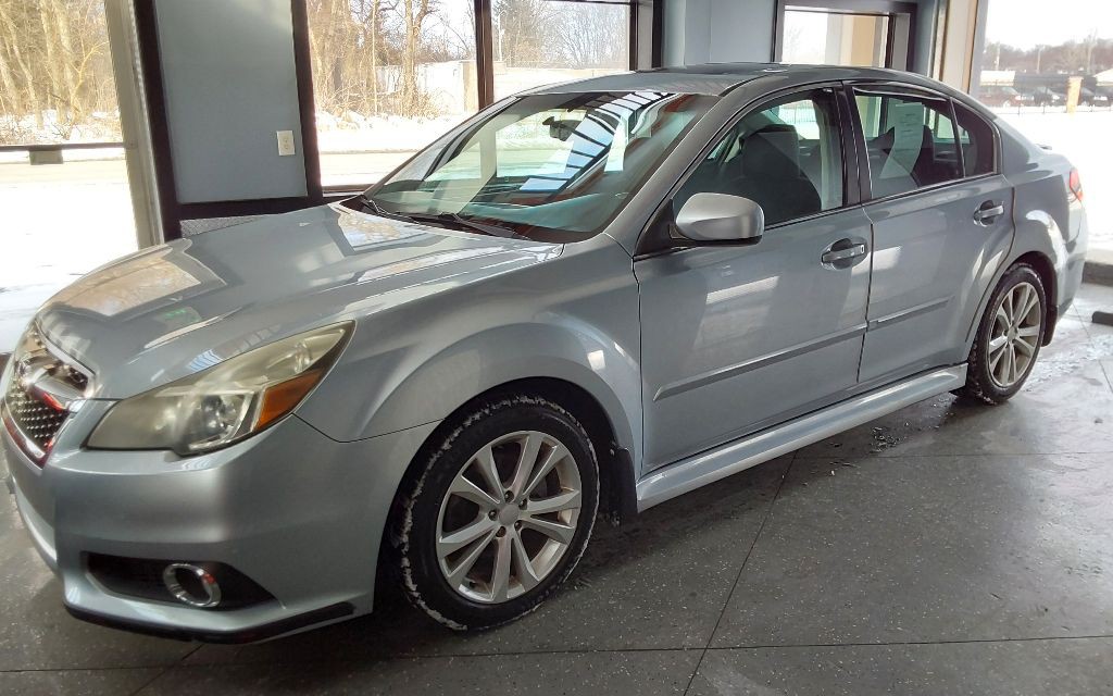 2013 Subaru Legacy Image 8