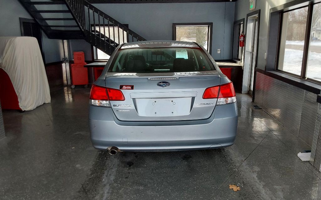 2013 Subaru Legacy Image 10