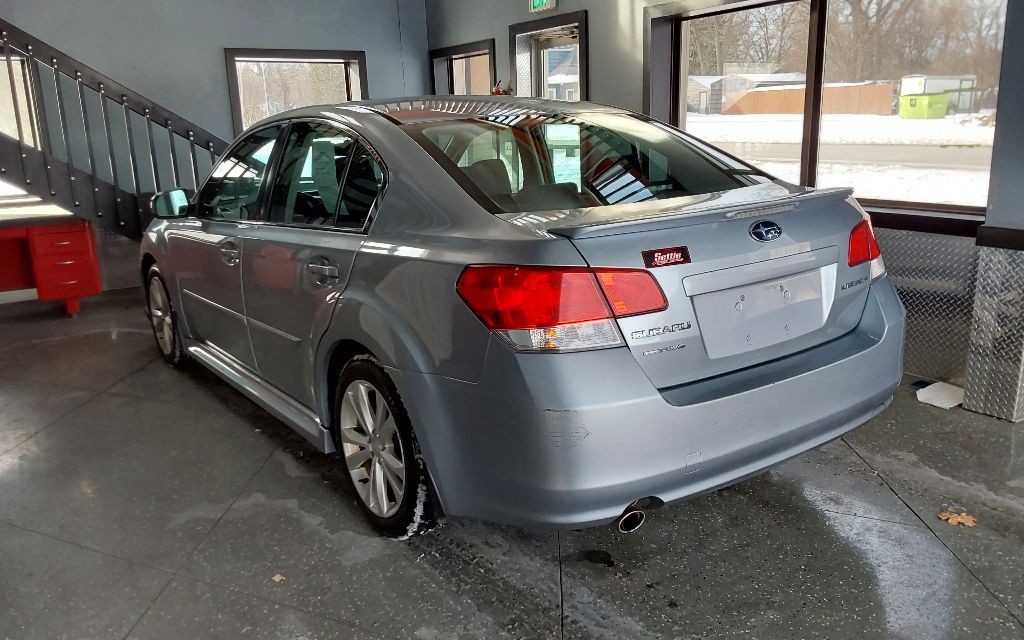 2013 Subaru Legacy Image 11
